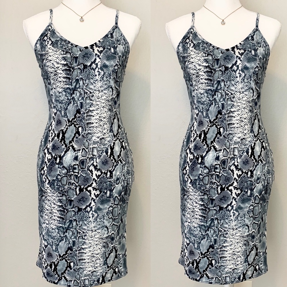 Snake printed spaghetti strap dress - Picture 3 of 7